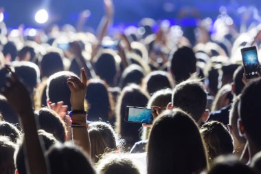 El ile bir akıllı telefon kayıtları canlı müzik festiva