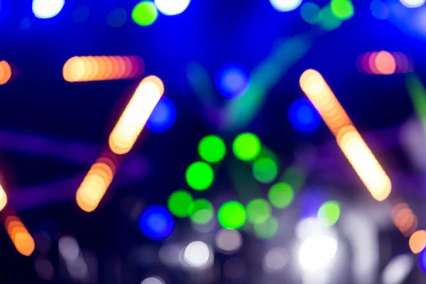 Defocused entertainment concert lighting on stage, bokeh — Stock Photo, Image