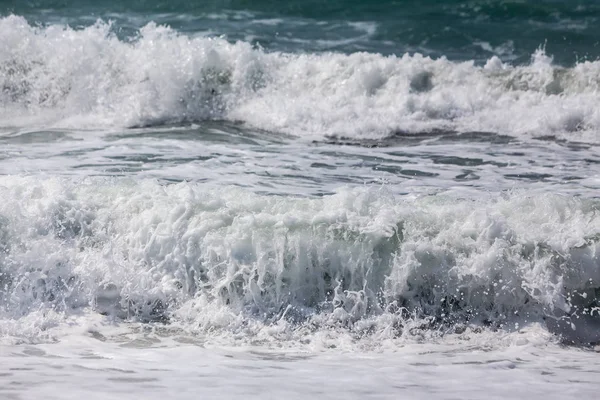 Sea waves in the beach.Beautiful seacape — стоковое фото