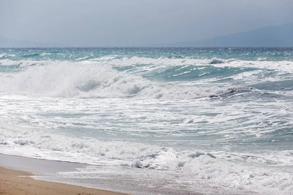 浜の海の波。美しい海の景色 — ストック写真