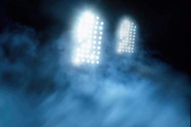 stadyum ışıkları ve duman