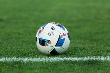 Futbol topu maçtan önce sahada Aris Rakip Panathinaikos