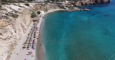 ünlü plaj, Firiplaka üzerinde Milos Adası Kiklad Adaları, Yunanistan uçuş.
