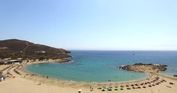 Flight over the beaches of Greek island of Ios island, Cyclades, Greece. — Stock Video