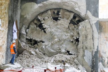 Şehrin merkezine metro inşaatı için çalışıyor