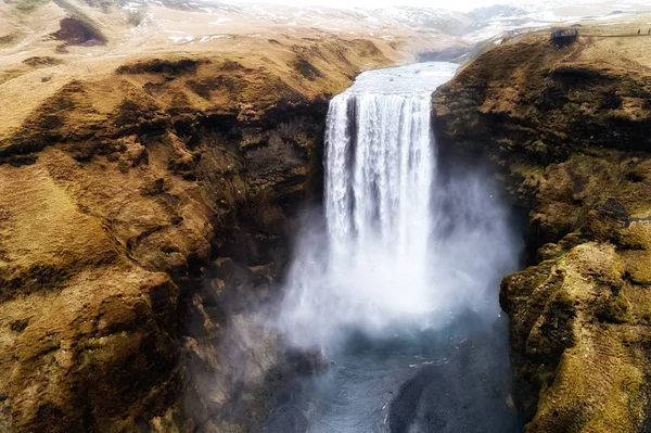 Flygfoto vattenfallet nära berömda Skogar vattenfall i Island — Stockfoto