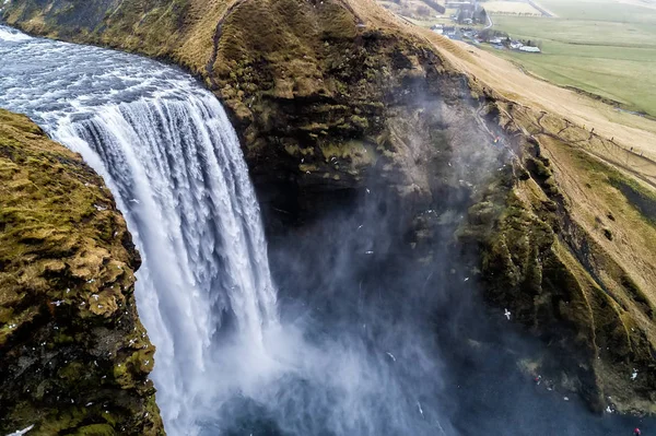 Icelan에서 유명한 Skogar 폭포의 근처 공중 보기 폭포 — 스톡 사진