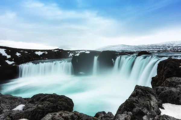 Годафосс - один из самых красивых водопадов Исландии — стоковое фото