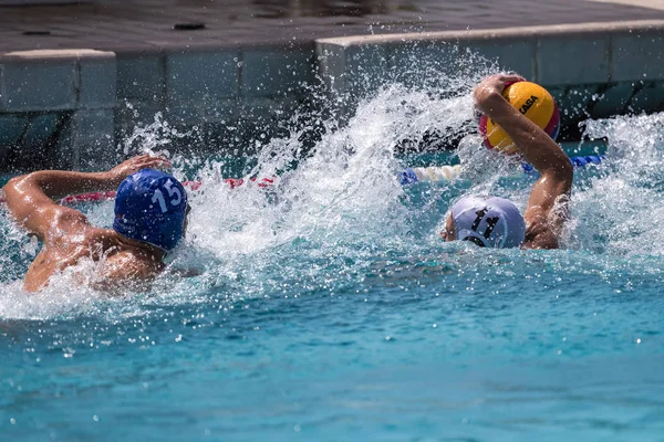 The players of the two teams in action during the Greek League w — Stock Photo, Image