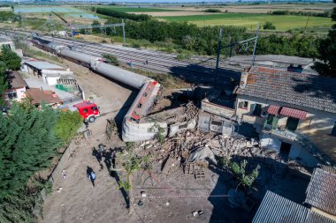 Ölümcül tren raydan havadan görünümü
