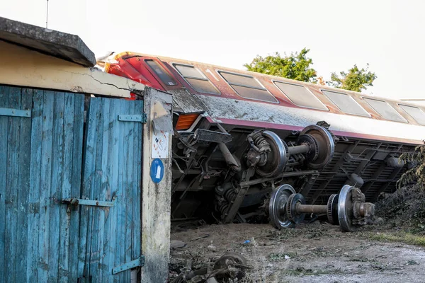 Widok z lotu ptaka wykolejenia pociągu krytyczny — Zdjęcie stockowe