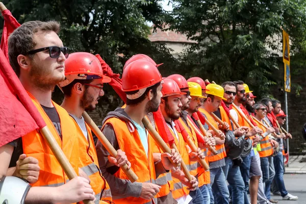 Közben egy országos általános sztrájk Thessaloniki tüntetők — Stock Fotó