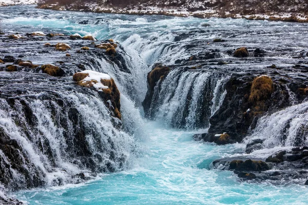 Prachtige Bruarfoss waterval met turquoise water — Stockfoto