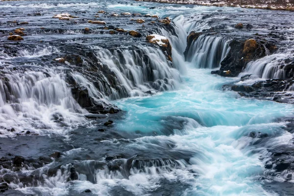Hermosa cascada de Bruarfoss con aguas de color turquesa — Foto de Stock