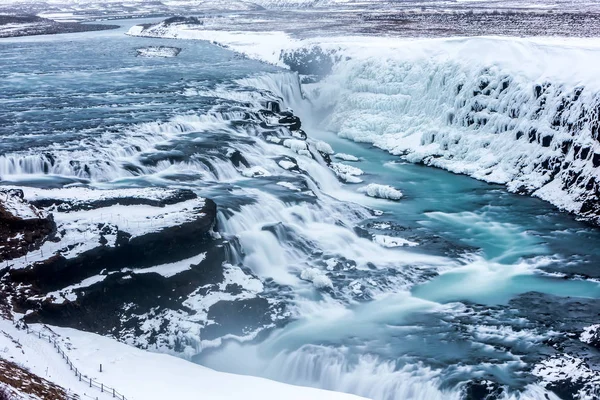 Der berühmte Gullfoss ist einer der schönsten Wasserfälle der Welt. — Stockfoto