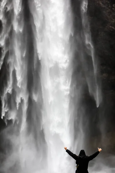 Seljalandsfoss 是在 Ic 最美丽的瀑布之一 — 图库照片