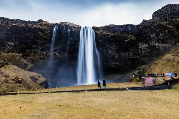 Seljalandsfoss är ett av de vackraste vattenfallen på Ic — Stockfoto