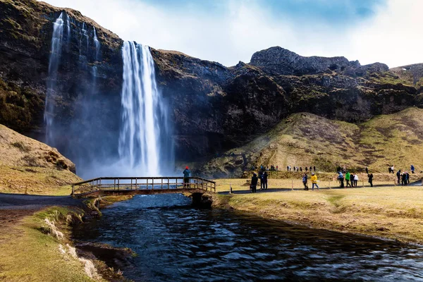 Seljalandsfoss Ic에 가장 아름 다운 폭포 중 하나입니다. — 스톡 사진