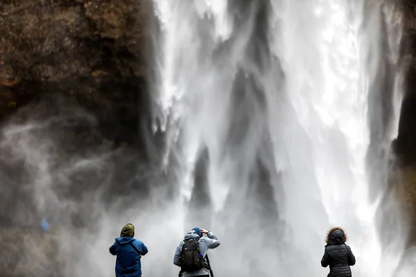 Der Seljalandsfoss ist einer der schönsten Wasserfälle der Welt — Stockfoto