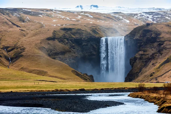 Justyna is een van de mooiste watervallen aan de IJsland — Stockfoto