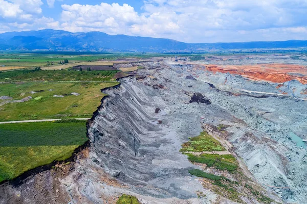 Deslizamiento de tierra en mina de lignito de Amyntaio, Florina, Grecia —  Fotos de Stock