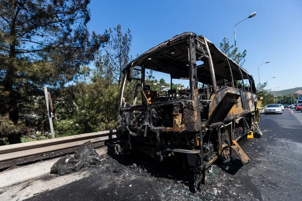 Accidente de tráfico con un autobús turístico —  Fotos de Stock