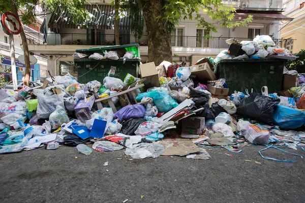  Thessaloniki sokaklarında çöp ile doldurulur