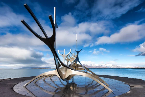 De Sun Voyager (Solfar)-sculptuur van Jon Gunnar Arnason op de — Stockfoto