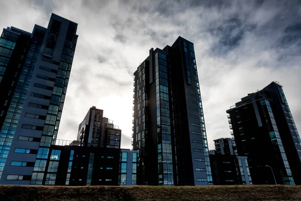 Modern épületek Reykjavik tőke Izland — Stock Fotó