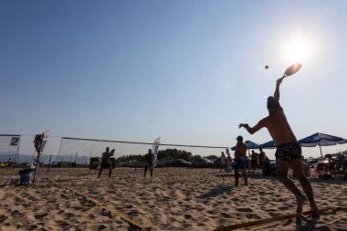 t 1 beyaz Tenis Turnuvası sırasında kimliği belirsiz oyuncular