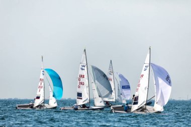  Sporcular Yatlar eylem sırasında 