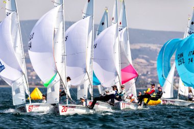  Sporcular Yatlar eylem sırasında 