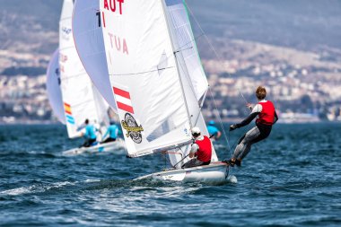  Sporcular Yatlar eylem sırasında 