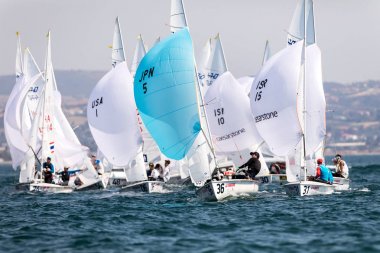  Sporcular Yatlar eylem sırasında 