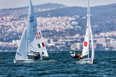  Sporcular Yatlar eylem sırasında 