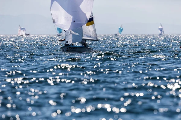  Sporcular Yatlar eylem sırasında 