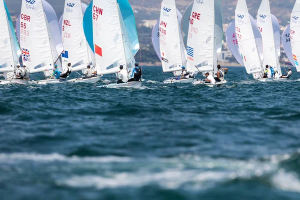 Atletas yates en acción durante "2017 Campeón Mundial Masculino 470 —  Fotos de Stock