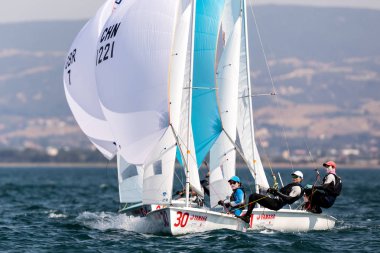  Sporcular Yatlar eylem sırasında 