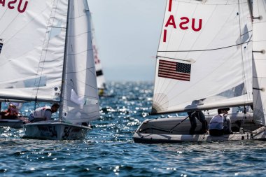  Sporcular Yatlar eylem sırasında 
