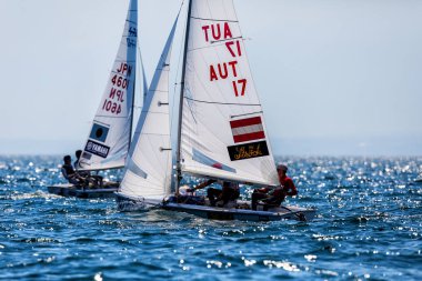  Sporcular Yatlar eylem sırasında 