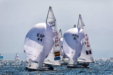  Sporcular Yatlar eylem sırasında 