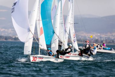  Sporcular Yatlar eylem sırasında 