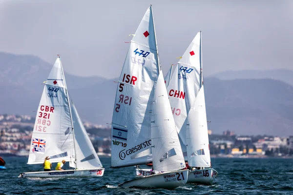  Sporcular Yatlar eylem sırasında 