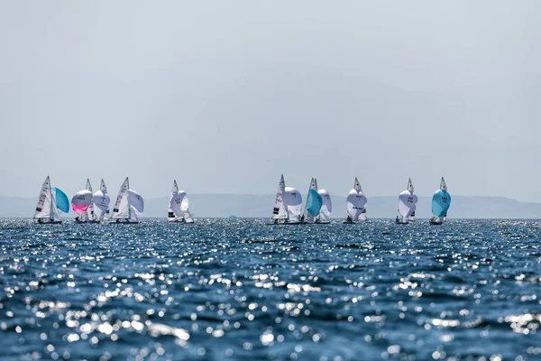  Sporcular Yatlar eylem sırasında 