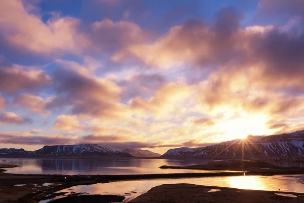 Colorful sunrise near Grundarfjordur town, Iceland — Stock Photo, Image