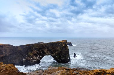 Muhteşem rock arch adlı Dyrholaey, İzlanda