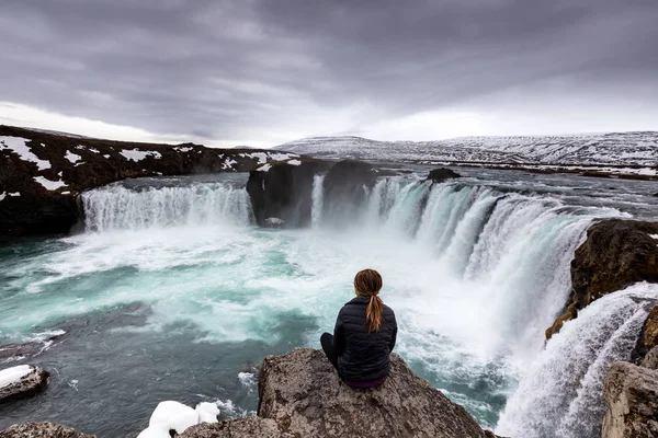 Godafoss jest jednym z najpiękniejszych wodospadów na Islandii — Zdjęcie stockowe