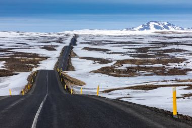 İzlanda, Husavik için doğru yolda.