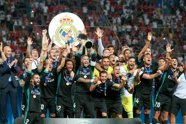 VERDADERO MADRID V MANCHESTER UNIDO: UEFA SUPER CUP — Foto de Stock