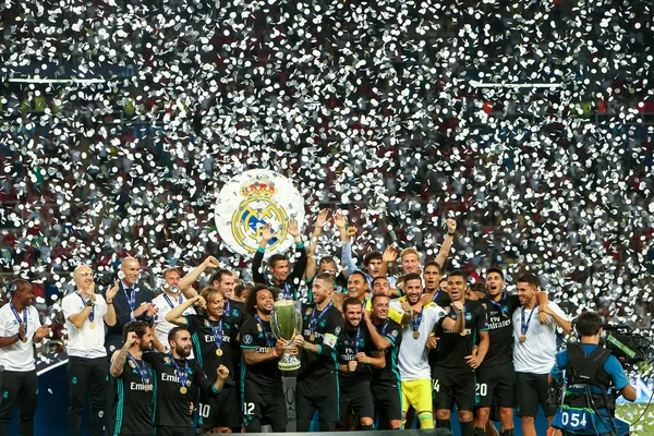 VERDADERO MADRID V MANCHESTER UNIDO: UEFA SUPER CUP —  Fotos de Stock